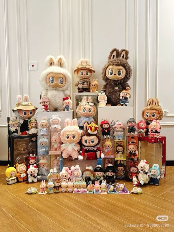 Labubu Figure Pallet