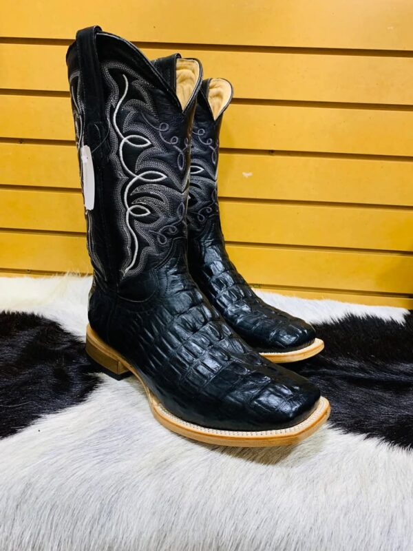Cowboy Boots Pallet Liquidation - Image 19