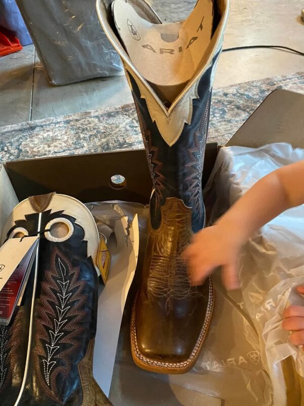 Cowboy Boots Pallet Liquidation - Image 3
