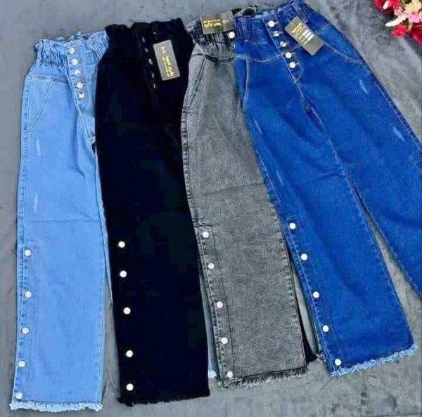 Baggy Jeans Pallet Liquidation - Image 3