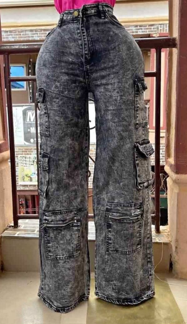 Baggy Jeans Pallet Liquidation - Image 4